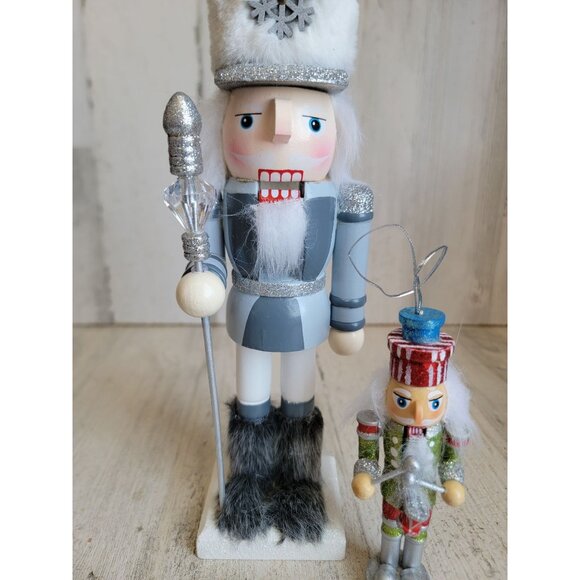 Nutcracker ornament figure set glitter Xmas wooden home decor unique - Picture 3 of 8